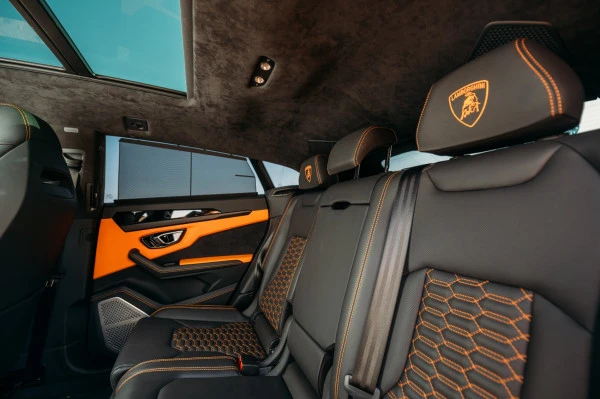 Lamborghini Urus (Gris Oscuro), 2022
