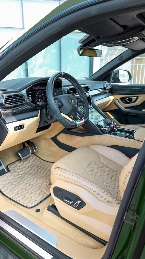 Lamborghini Urus (Green), 2025