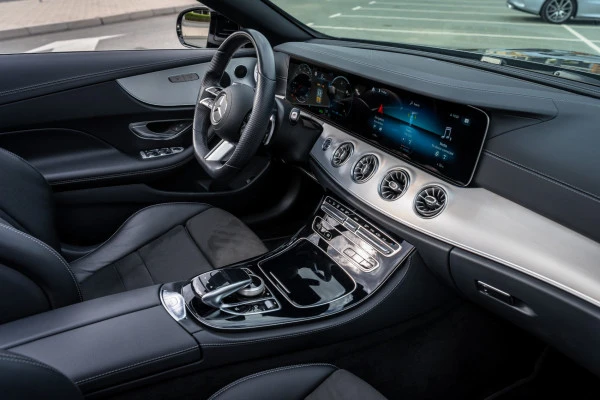 Mercedes E200 Cabrio (Grün), 2022