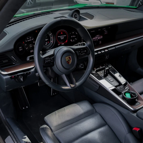 Porsche 911 Carrera Cabrio (Verde), 2021
