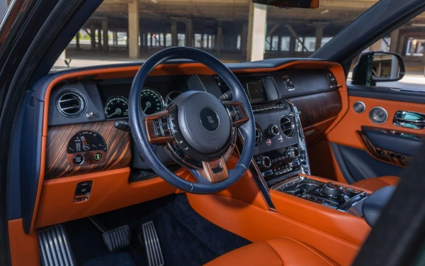 Rolls Royce Cullinan (Green), 2021