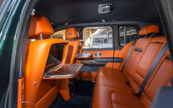 Rolls Royce Cullinan (Green), 2021