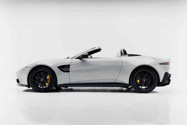 Aston Martin Vantage (Grey), 2021