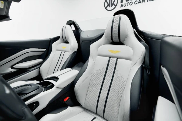 Aston Martin Vantage (Grey), 2021