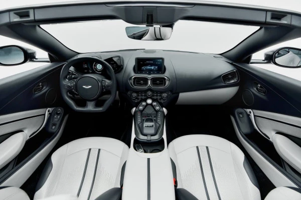 Aston Martin Vantage (Grey), 2021