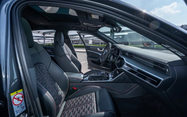Audi RS6 (Grey), 2022