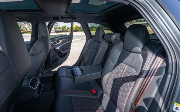 Audi RS6 (Grey), 2022