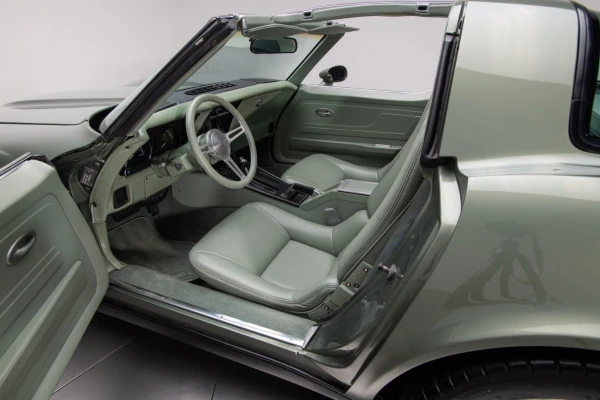 Chevrolet Corvette (Grey), 1982
