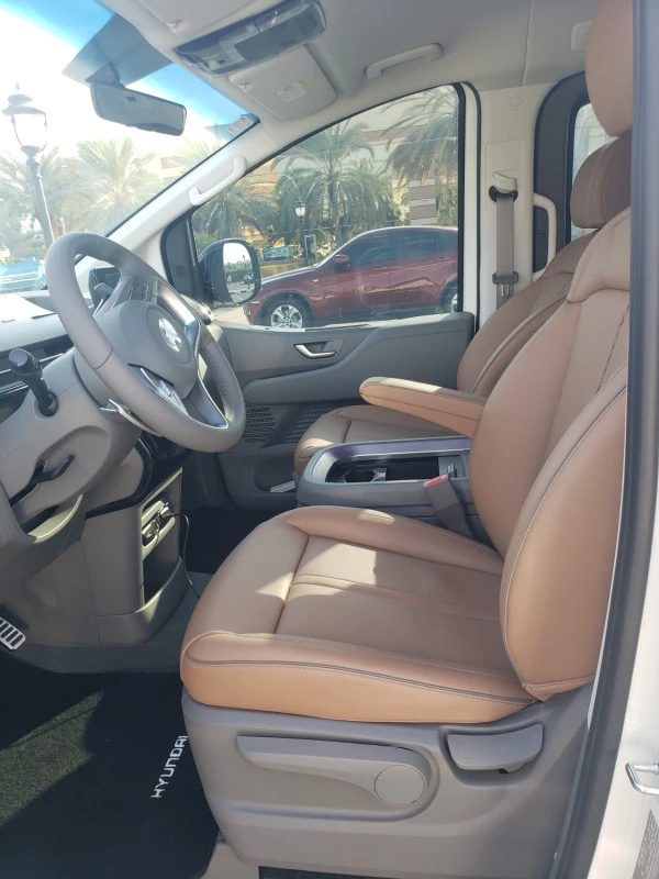 Hyundai Staria 9S LUXE (Grey), 2024