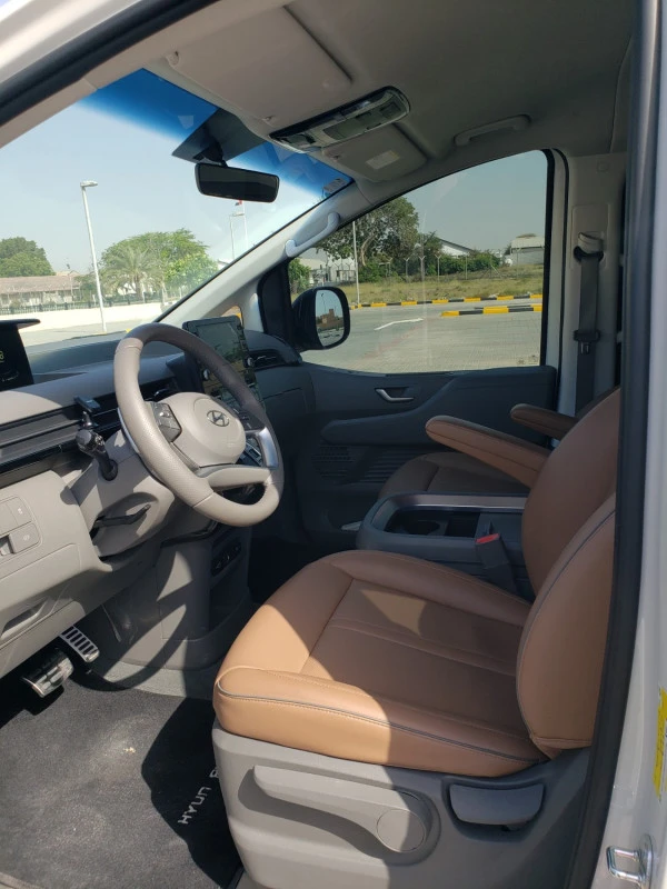 Hyundai Staria 9S LUXE (Grey), 2024