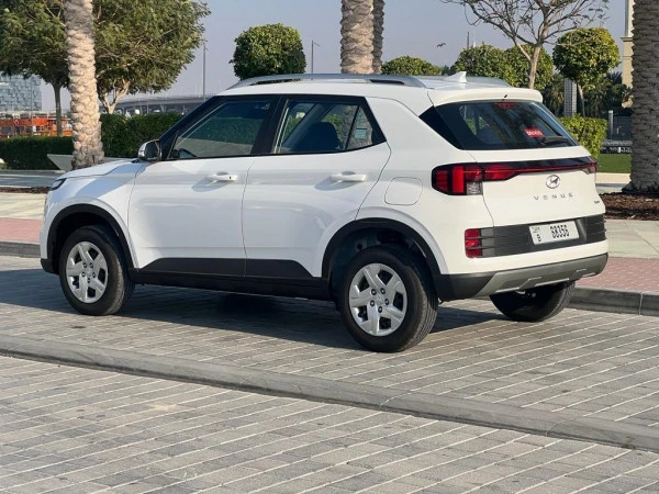 Hyundai Venue (White), 2025