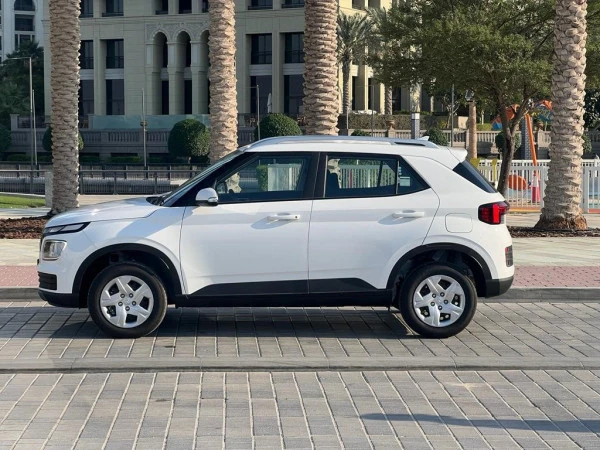 Hyundai Venue (White), 2025