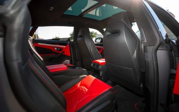 Lamborghini Urus (Grau), 2022