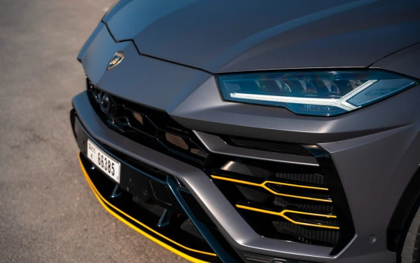 Lamborghini Urus (Grau), 2022