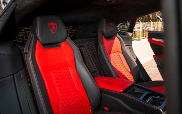 Lamborghini Urus (Grau), 2022