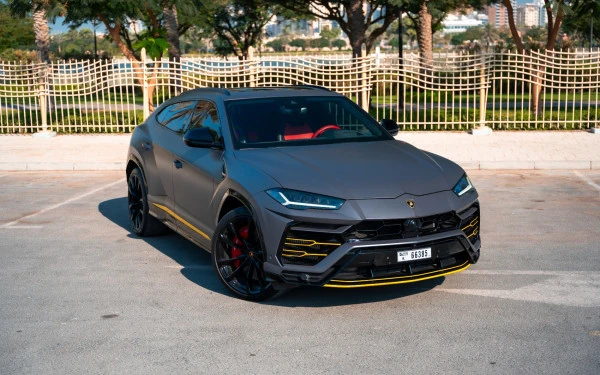 Lamborghini Urus (Grau), 2022