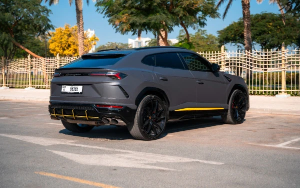 Lamborghini Urus (Grau), 2022