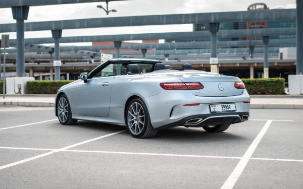Mercedes E200 Cabrio (Grau), 2022