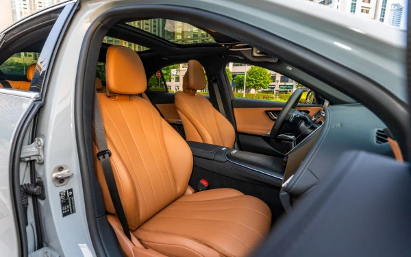Mercedes E200 (Grey), 2025