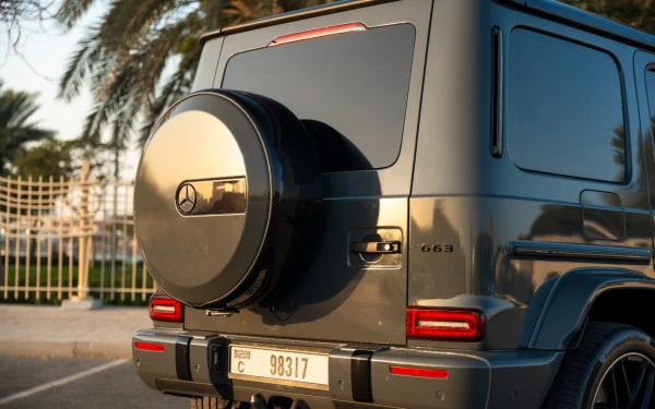 مرسيدس G63 AMG (اللون الرمادي), 2022