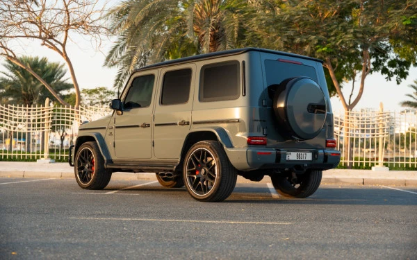 مرسيدس G63 AMG (اللون الرمادي), 2022