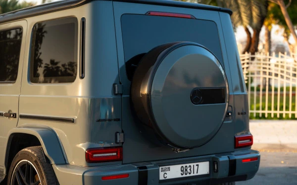 مرسيدس G63 AMG (اللون الرمادي), 2022