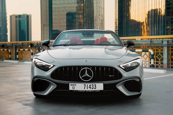 مرسيدس SL63 AMG (اللون الرمادي), 2023