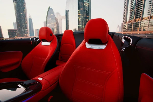 مرسيدس SL63 AMG (اللون الرمادي), 2023