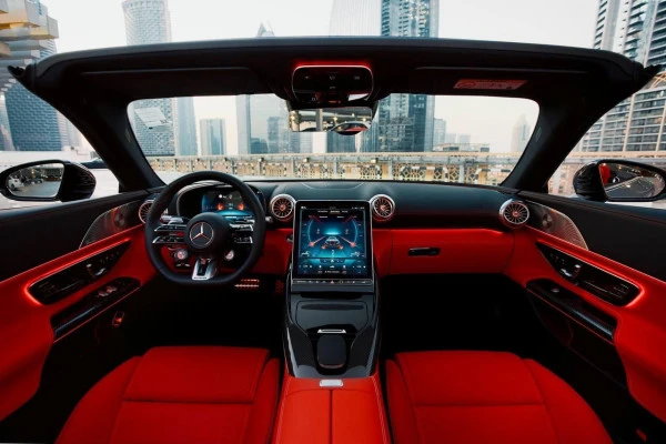 مرسيدس SL63 AMG (اللون الرمادي), 2023