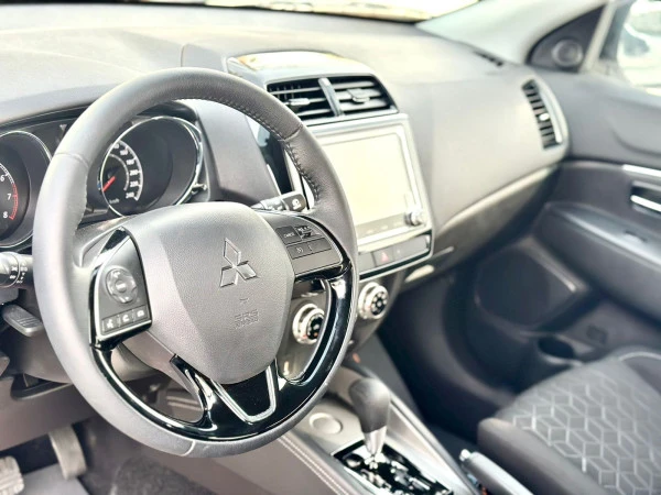 Mitsubishi ASX (White), 2024