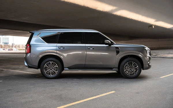 نيسان باترول Platinum V6 (اللون الرمادي), 2025