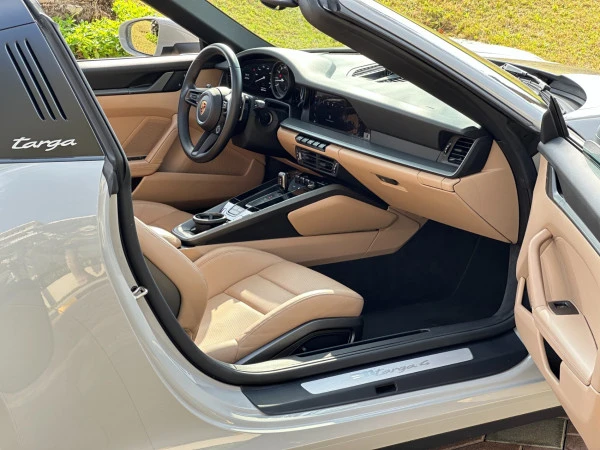 Porsche Targa (Grigio), 2024