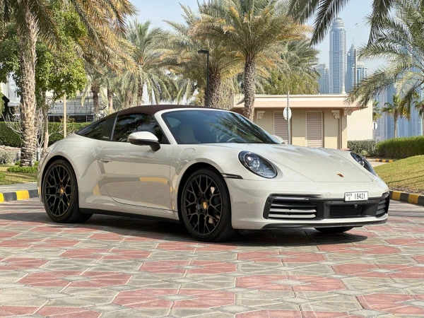 Porsche Targa (Grigio), 2024