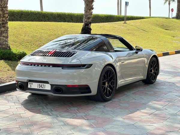Porsche Targa (Grigio), 2024