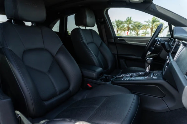Porsche Macan (Grey), 2021