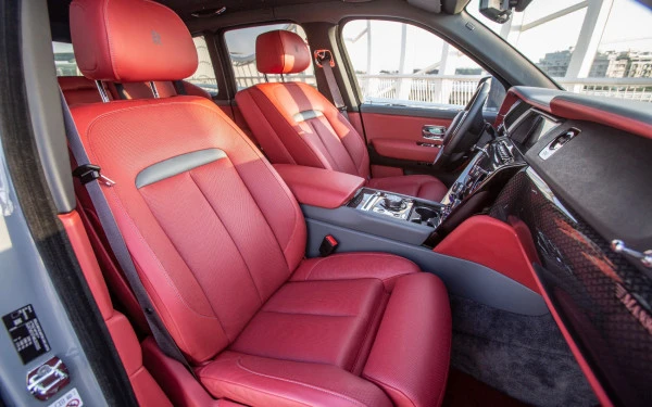 Rolls Royce Cullinan (Grey), 2022