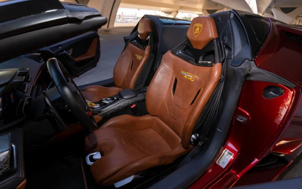 Lamborghini Huracan Evo Spyder (Maroon), 2023