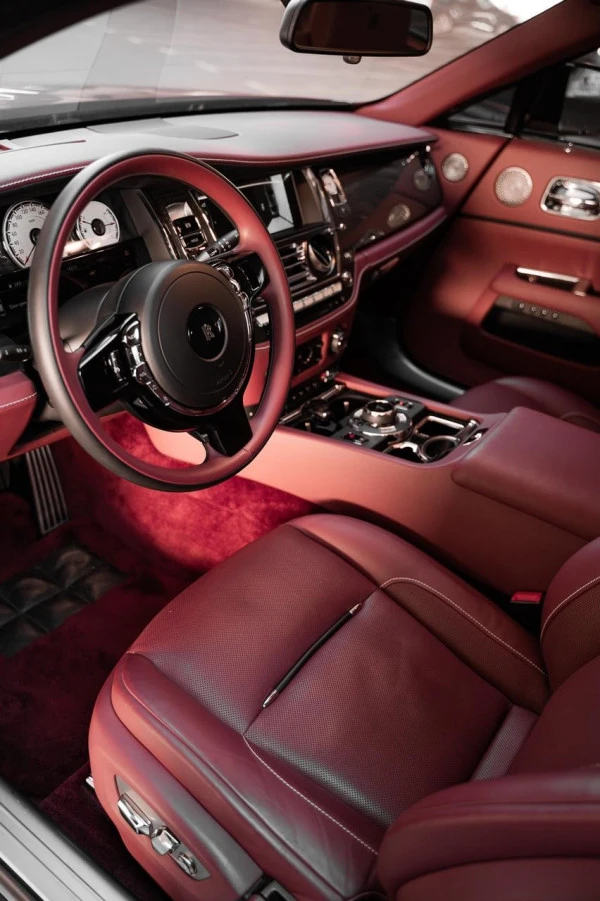 Rolls Royce Wraith Black Badge (Maroon), 2019
