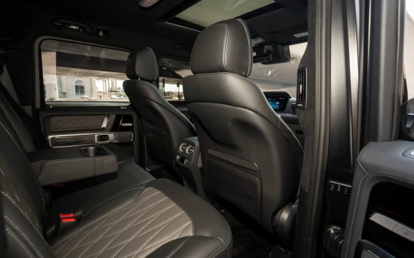 Mercedes G63 AMG (Matte Black), 2025