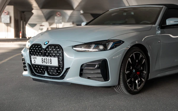 BMW 420i (Nardo grau), 2025