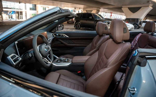 BMW 420i (Nardo grau), 2025