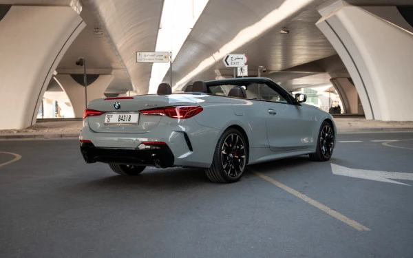 BMW 420i (Nardo grau), 2025