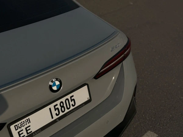BMW 520i (Nardo grey), 2026