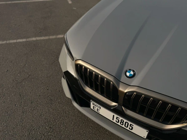 BMW 520i (Nardo grey), 2026