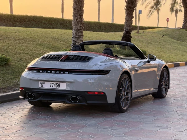 Porsche 911 / Carrera (Grigio Nardo), 2026