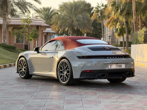 Porsche 911 / Carrera (Grigio Nardo), 2026