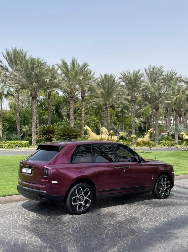 Rolls Royce Cullinan Black Badge (Black), 2021
