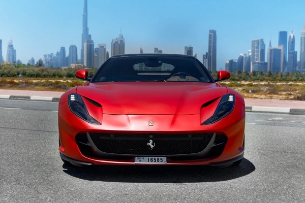 Ferrari 812 Superfast (Rot), 2019