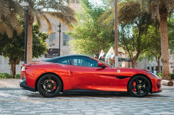 Ferrari Portofino Rosso (Red), 2020