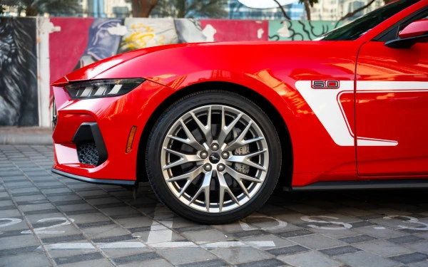 Ford Mustang cabrio (Red), 2023
